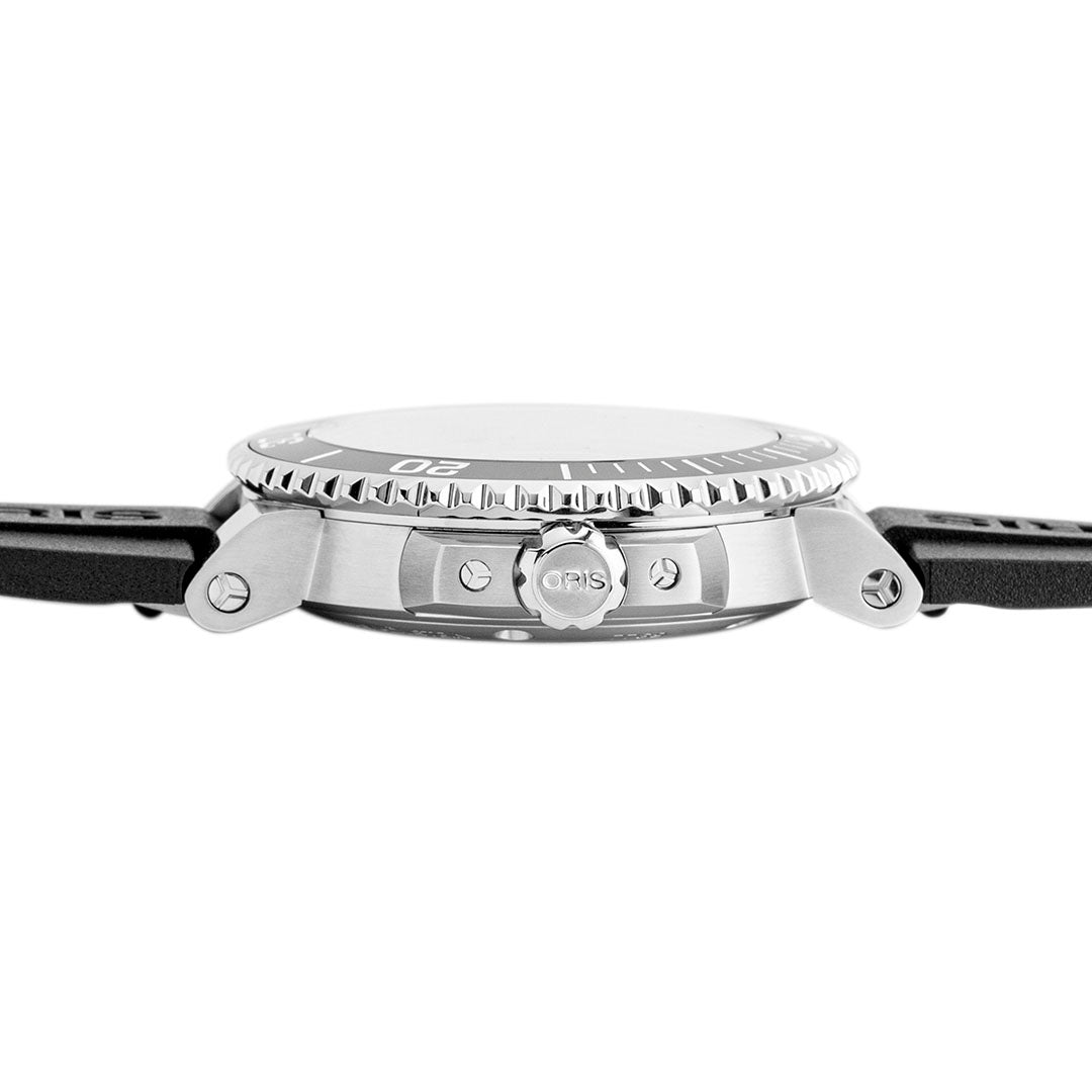 ORIS Aquis Date Caliber 400 with Rubber Strap