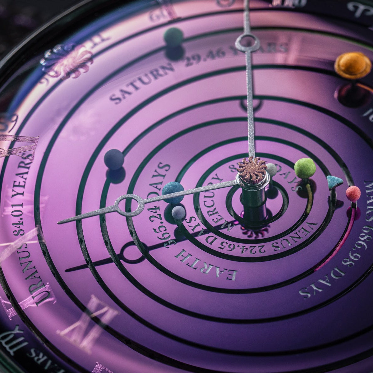 Christiaan van der Klaauw × Revolution Grand Planetarium Eccentric Si14 (Silicium)